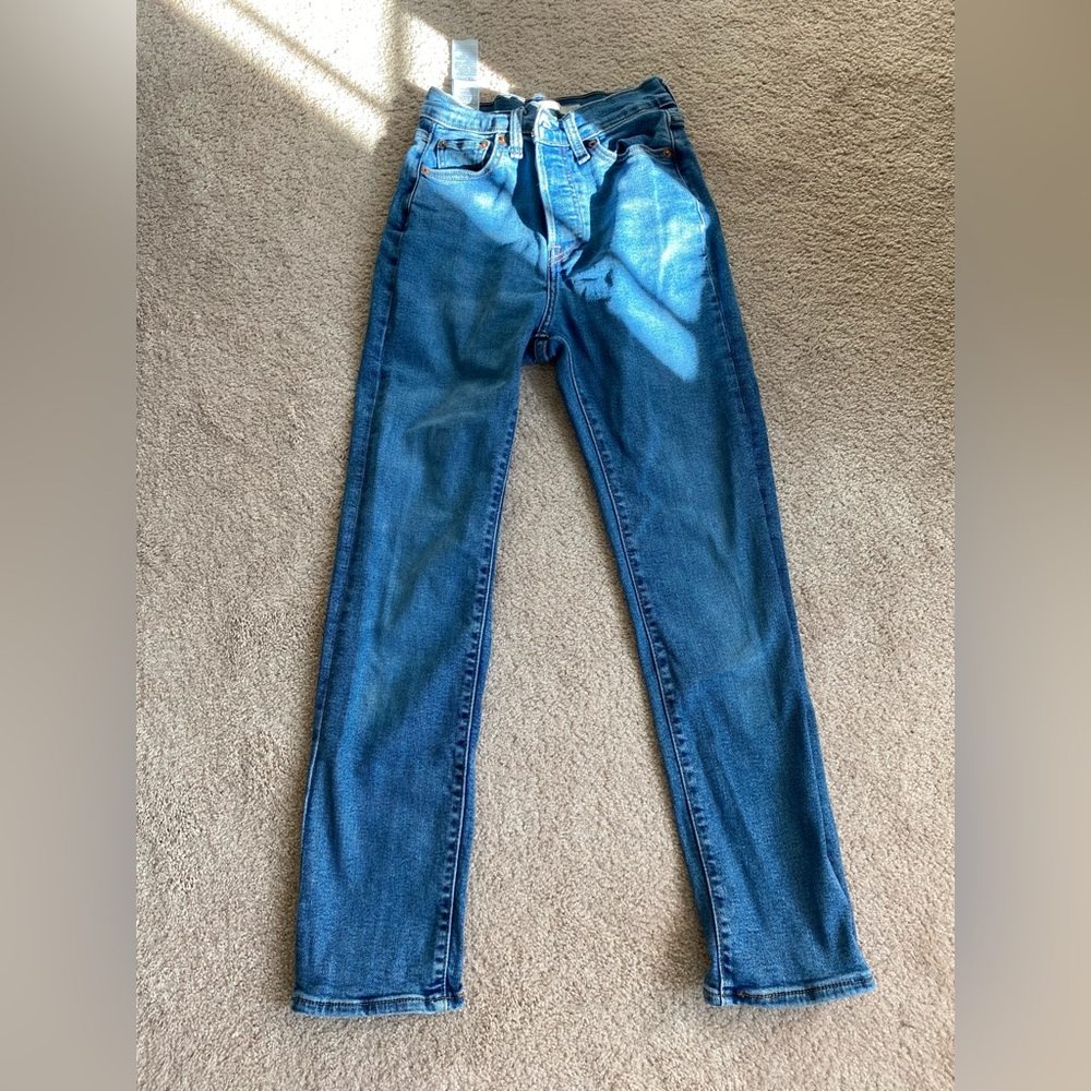 Levi Wedgie Straight Ankle Jean Size 25